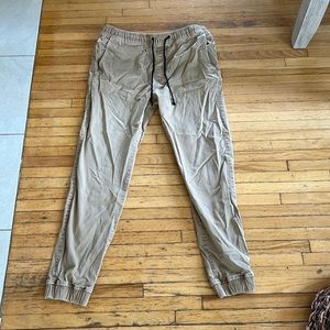 American Eagle | Tan Khaki Jogger Medium